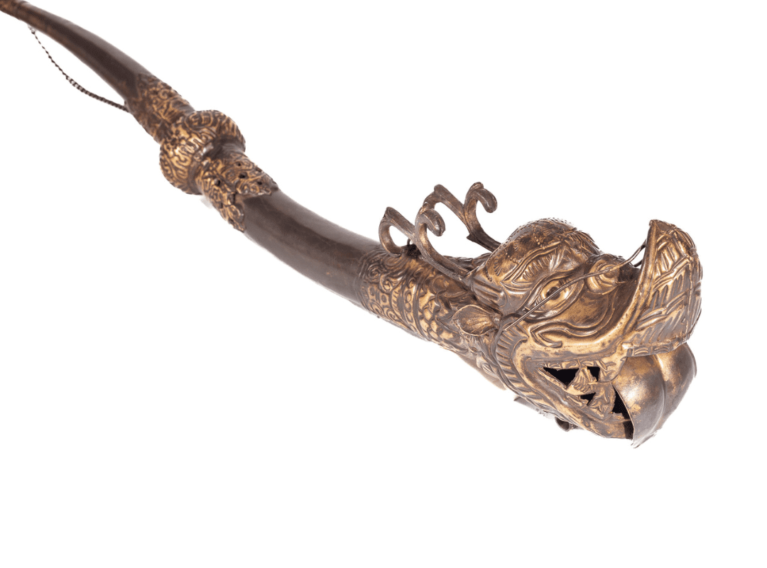 trompeta tibetana detalle